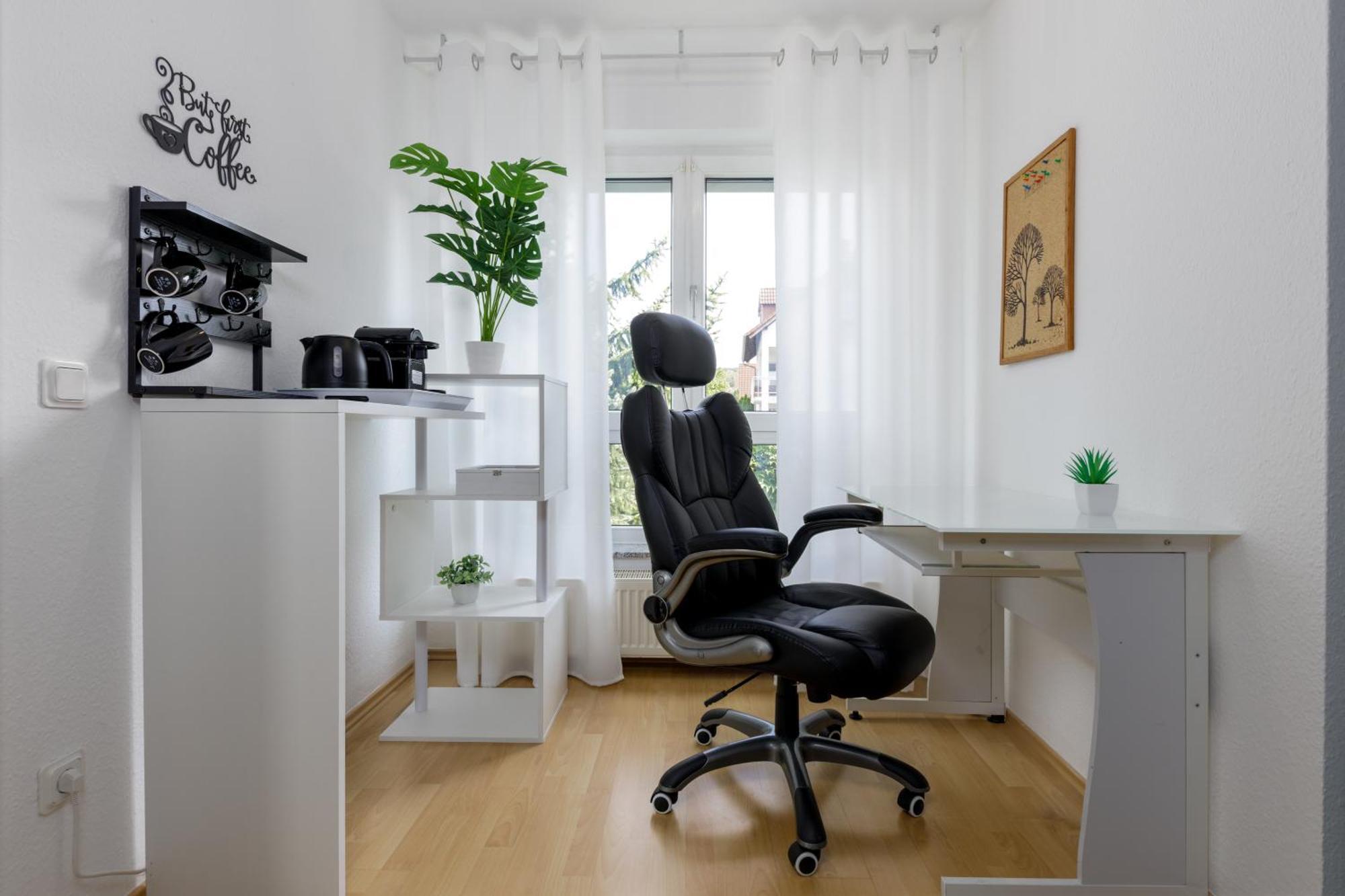 2 Zimmer Wohnung, Kueche, Bad, Balkon, Netflix Alzey Bagian luar foto